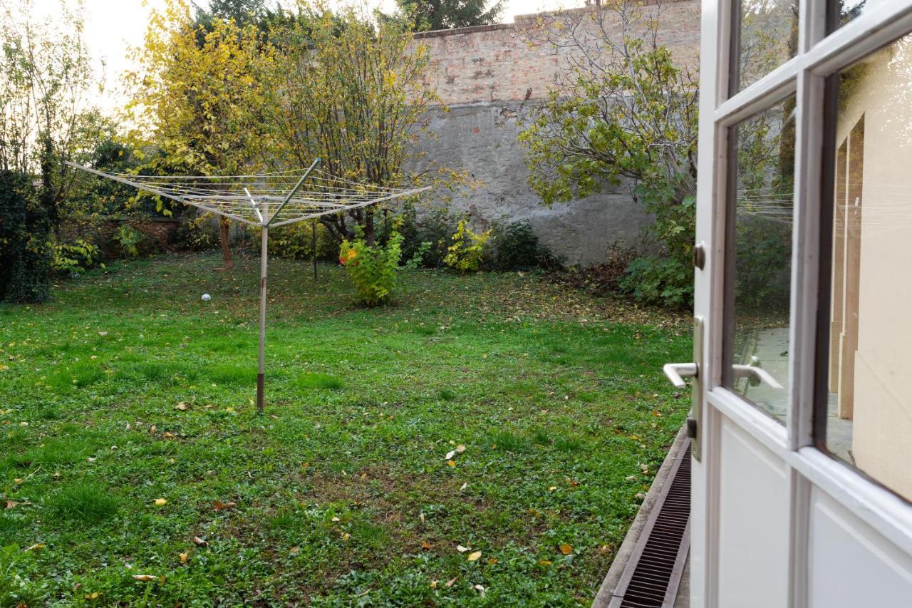 A Charming Little Flat Just Above Szechenyi Square Apartment เปตช์ ภายนอก รูปภาพ